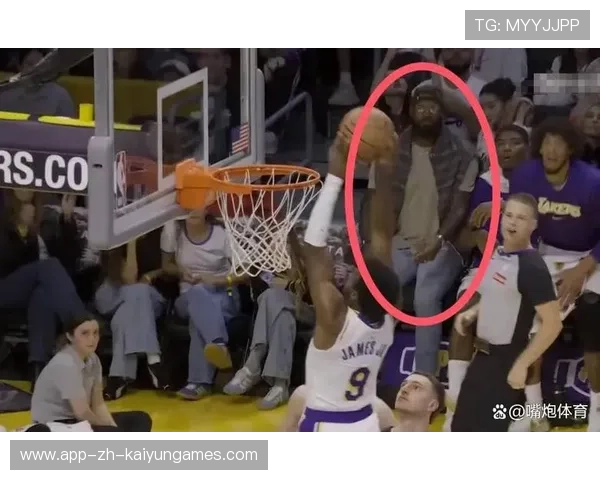 关键时刻在场！布朗尼vs热火集锦：2分2助3断+秀詹姆斯式空接暴扣，布朗尼 nba